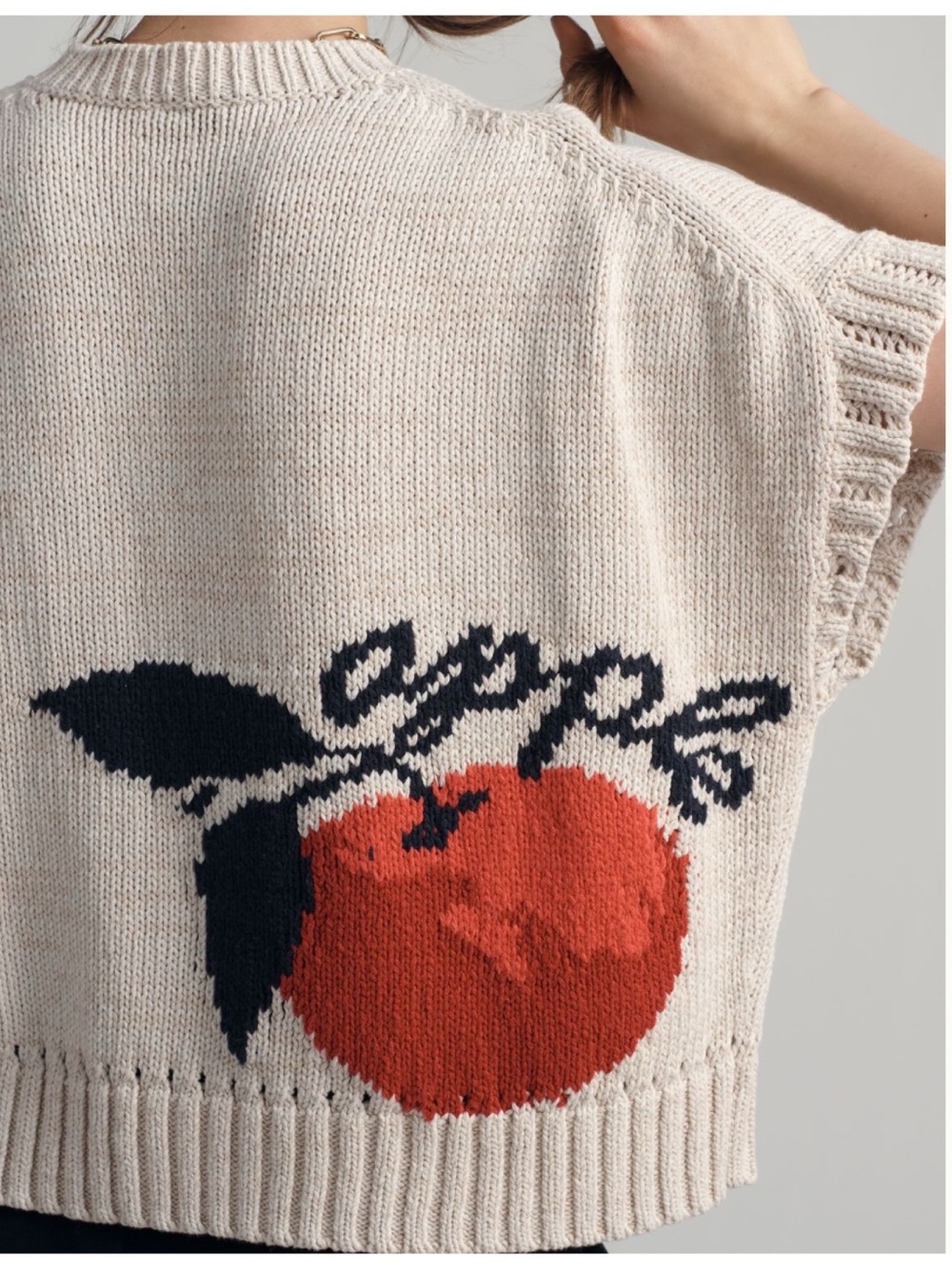 NWT Maeve Short-Sleeve Crew-Neck Apple Motif Graphic Sweater - Picture 2 of 12